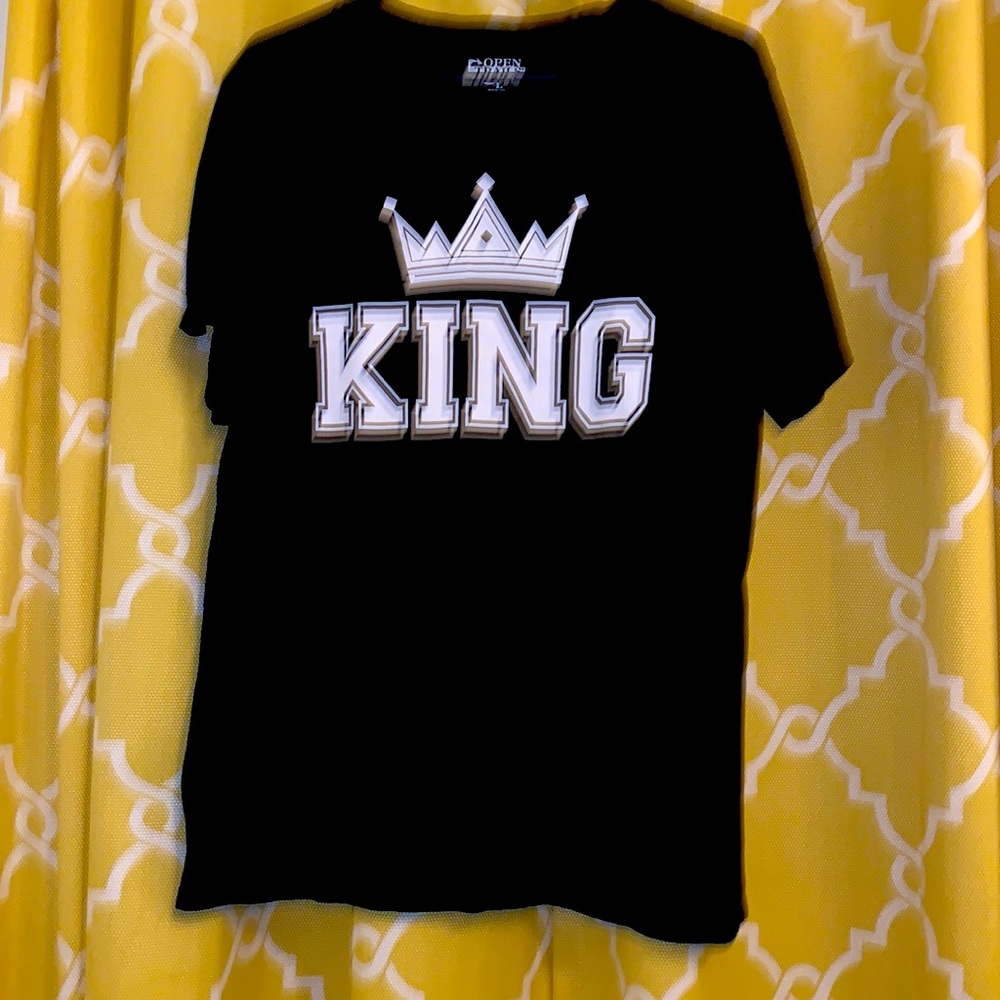 Mens Black T shirt..KING
